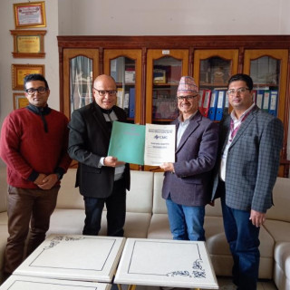 Reliance Finance Ltd. Narayangadh and Chitwan Medical College Chitwan have entered into an agreement on concessional transactions in financial and health services.